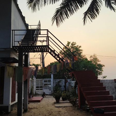 Bed and Breakfast Funky Art Beach House Alappuzha Екстер'єр фото